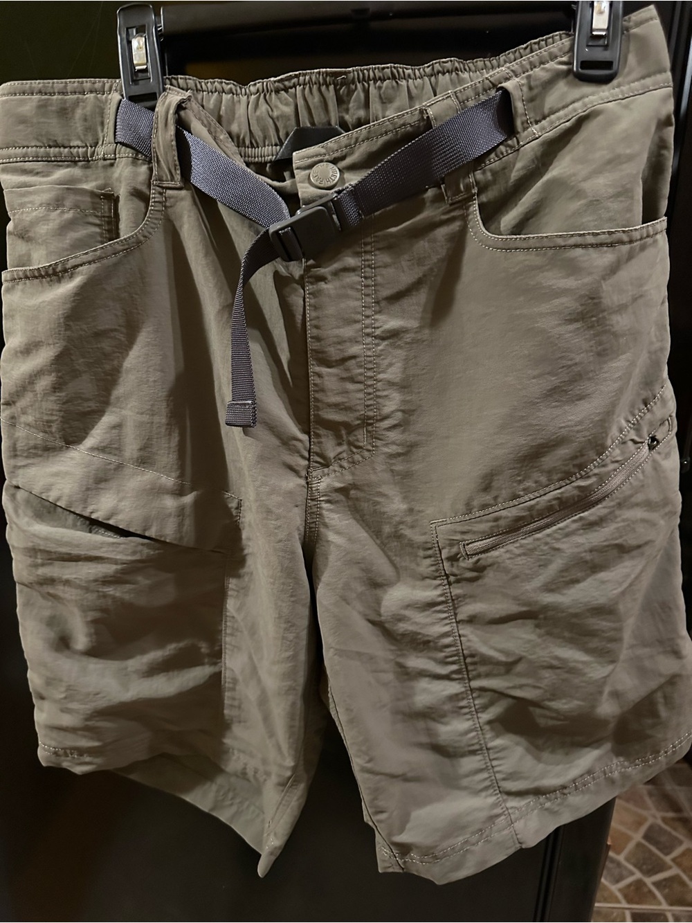 The North Face Mens Medium Paramount Trail Cargo Hiking Shorts Olive Green Belt